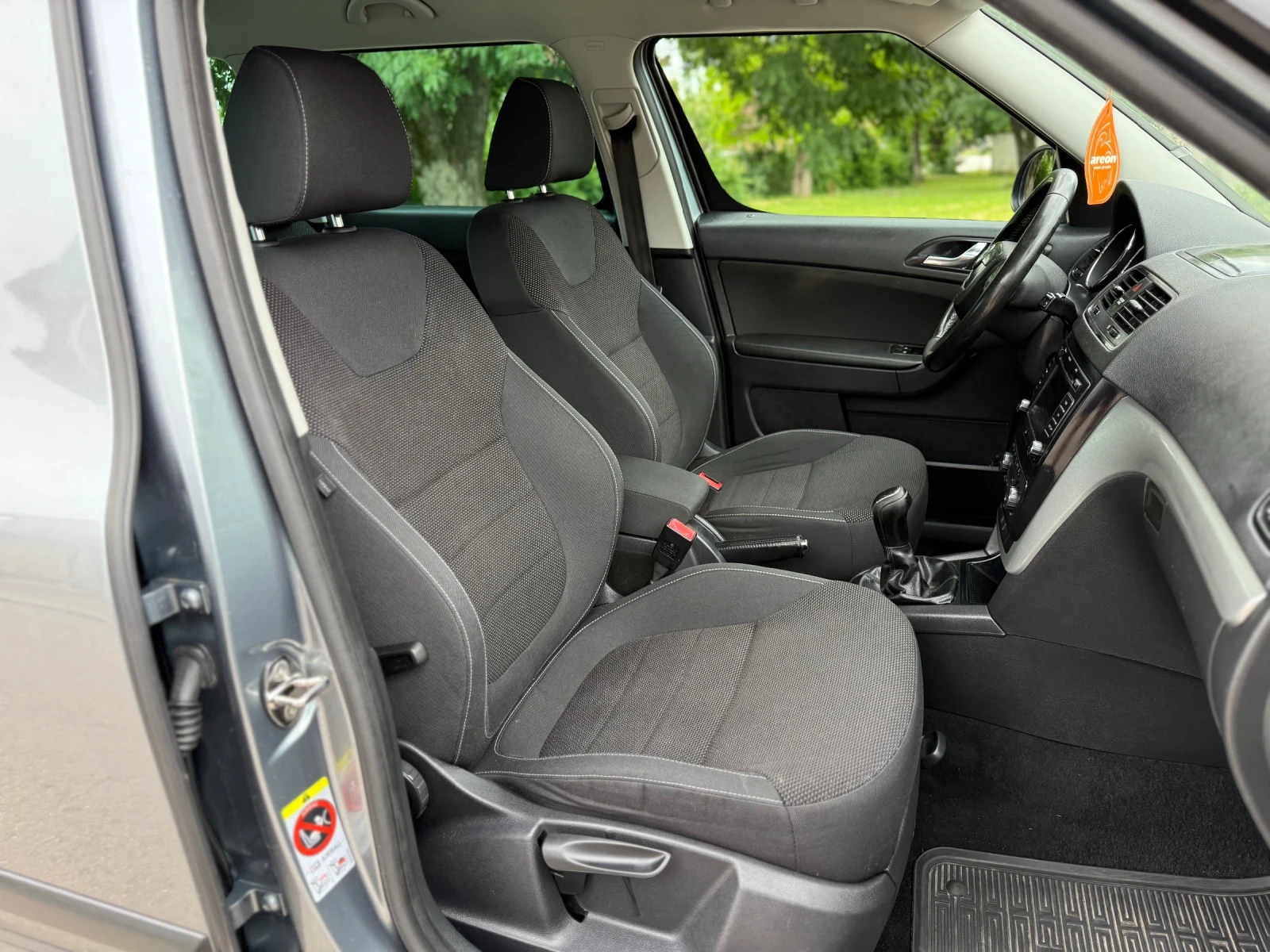 Skoda Yeti 2.0TDI/110кс 4Х4, снимка 13 - Автомобили и джипове - 54733912