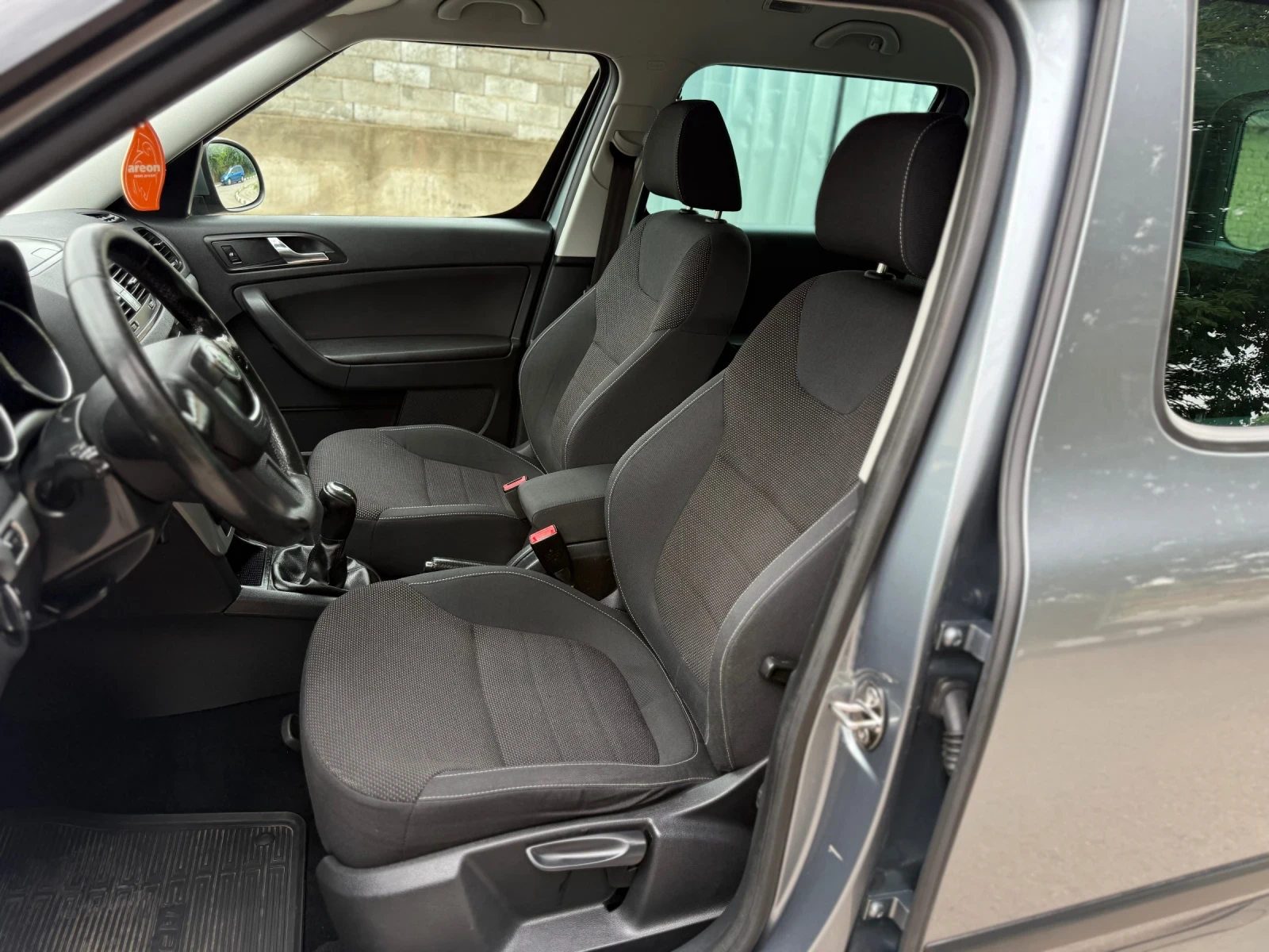 Skoda Yeti 2.0TDI/110кс 4Х4, снимка 10 - Автомобили и джипове - 54733912