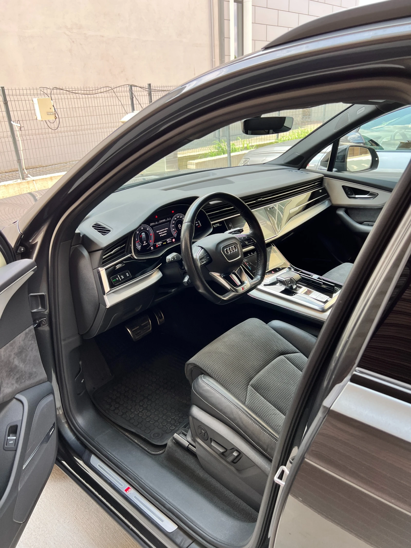 Audi Q7, снимка 7 - Автомобили и джипове - 54793499