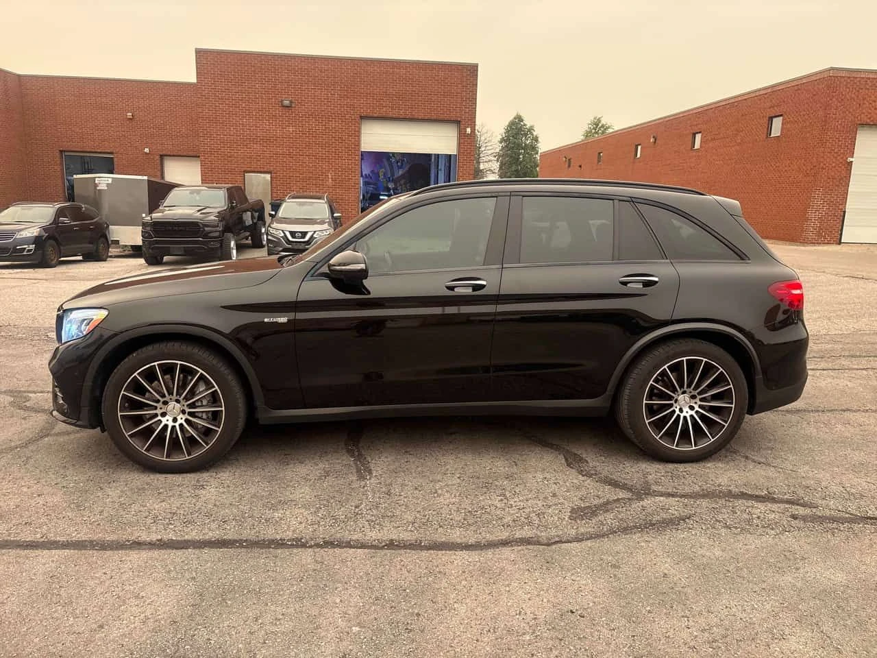 Mercedes-Benz GLC 43 AMG * CARFAX * ОПЦИЯ ЗА ФИНАНСИРАНЕ , снимка 2 - Автомобили и джипове - 55302914