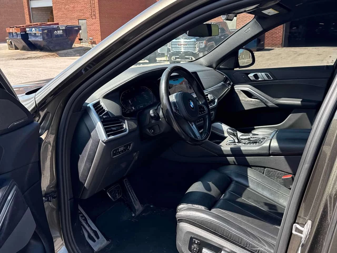 BMW X6 * xDrive40i* LASER* DISTRONIC* COMFORT SEATS* 360*, снимка 5 - Автомобили и джипове - 55466437