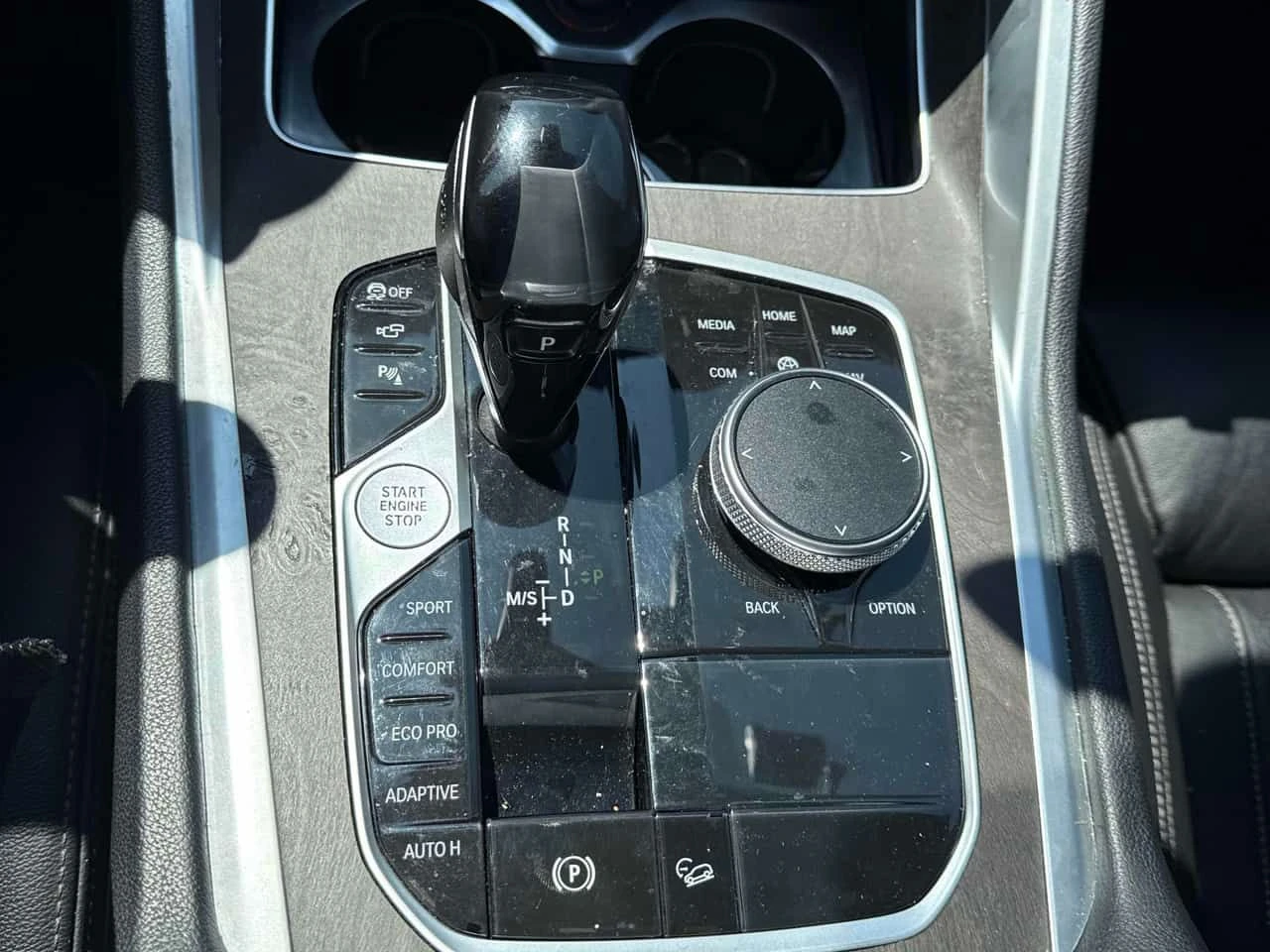BMW X6 * xDrive40i* LASER* DISTRONIC* COMFORT SEATS* 360*, снимка 13 - Автомобили и джипове - 55466437