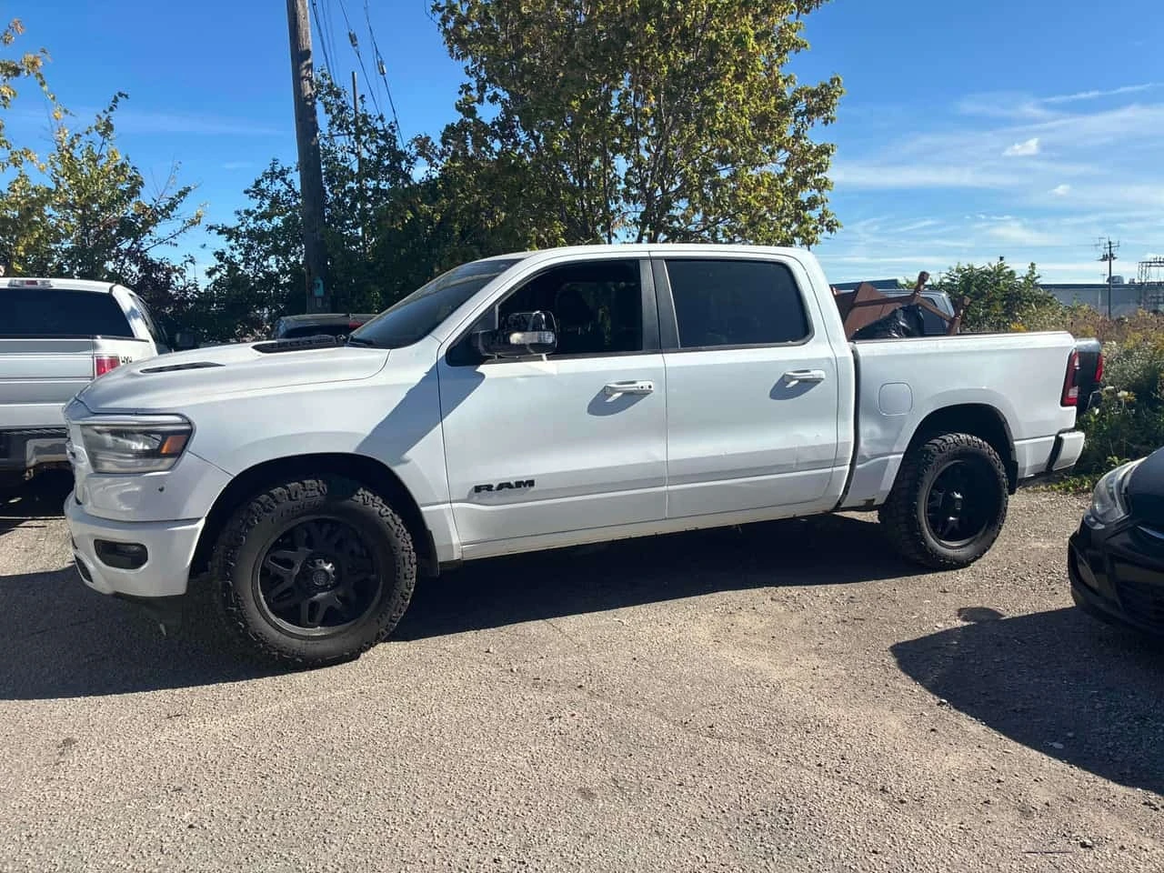 Dodge RAM 1500 * Sport * CARFAX * БЕЗ ПЪРВОНАЧАЛНА ВНОСКА, снимка 2 - Автомобили и джипове - 56207951