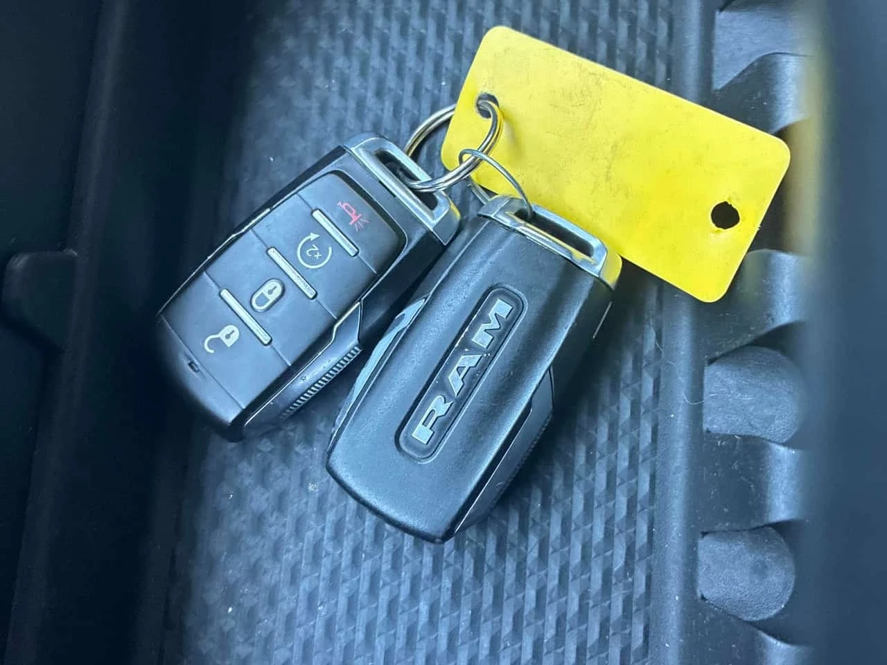 Dodge RAM 1500 * Sport * CARFAX * БЕЗ ПЪРВОНАЧАЛНА ВНОСКА, снимка 15 - Автомобили и джипове - 56207951