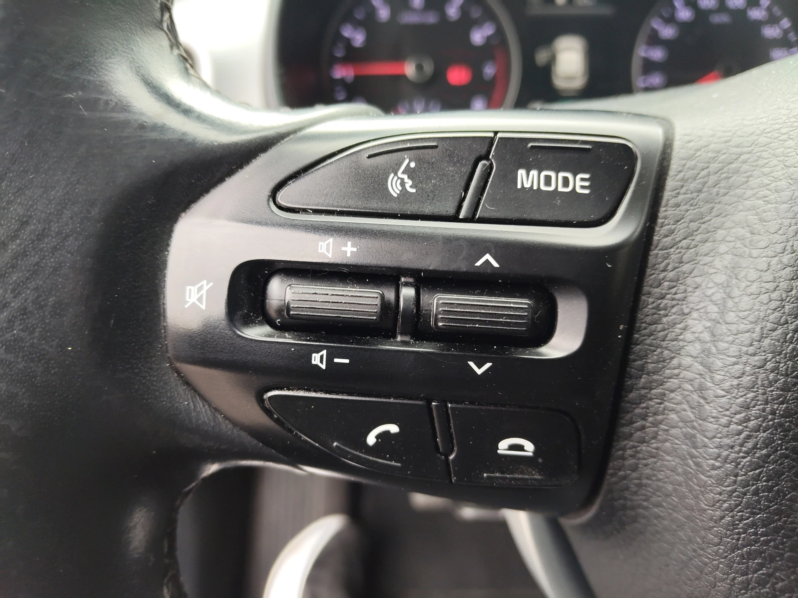 Kia Stonic Hybrid 114000km!!!, снимка 12 - Автомобили и джипове - 56519383