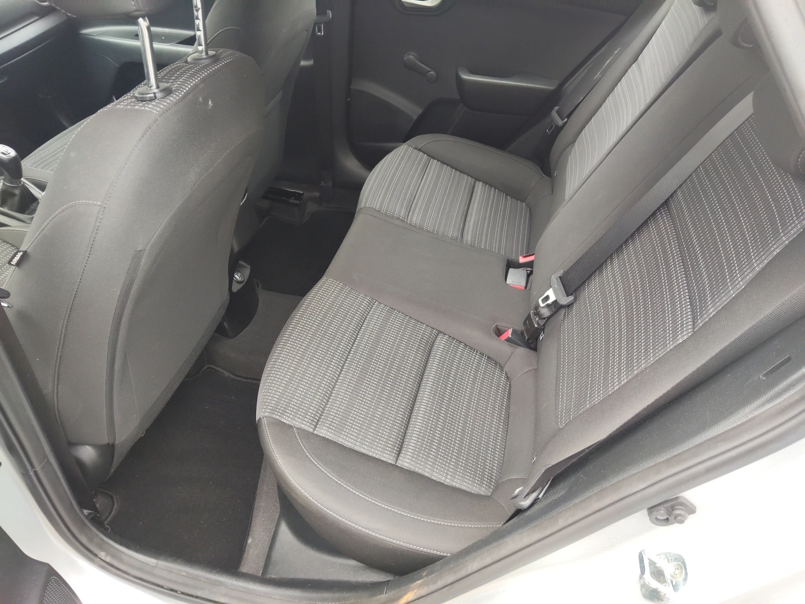 Kia Stonic Hybrid 114000km!!!, снимка 10 - Автомобили и джипове - 56519383