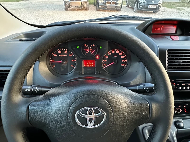 Toyota Proace 2.0D4D* KLIMA* DVE VRATI, снимка 15 - Бусове и автобуси - 47350209