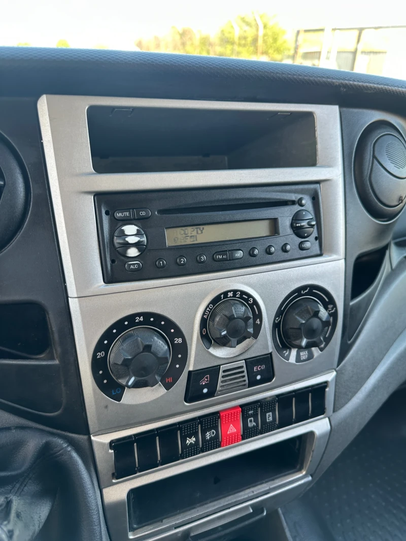 Iveco Daily 35S18 Теглич Климатик, снимка 10 - Бусове и автобуси - 52810123