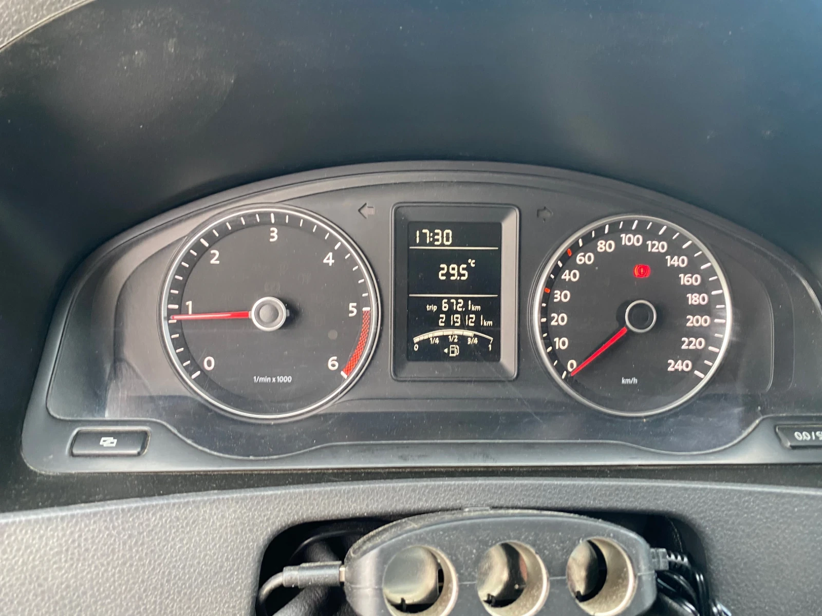 VW T5 2.0 TDI, снимка 9 - Бусове и автобуси - 54512640