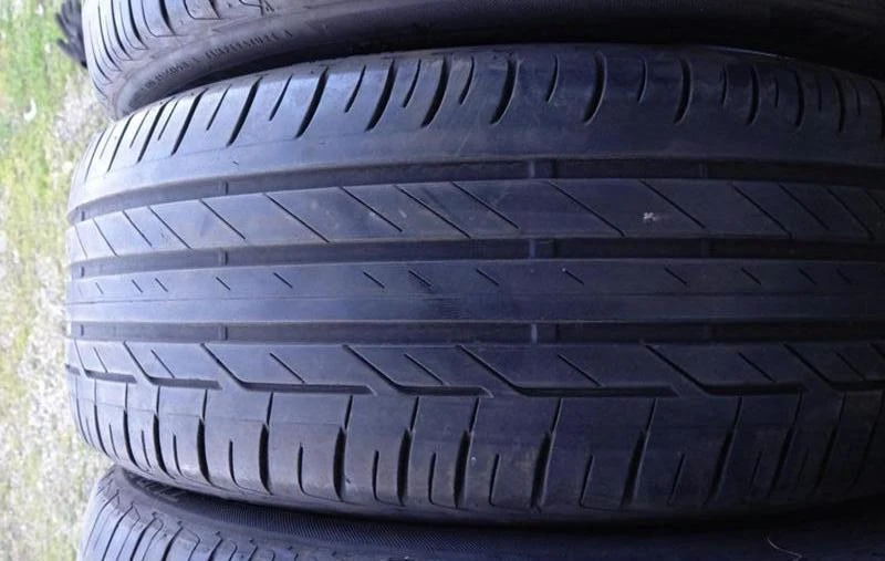 Гуми Летни 225/45R19, снимка 5 - Гуми и джанти - 31987668