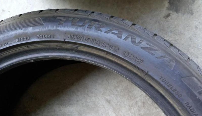 Гуми Летни 225/45R19, снимка 10 - Гуми и джанти - 31987668