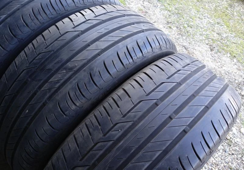 Гуми Летни 225/45R19, снимка 2 - Гуми и джанти - 31987668