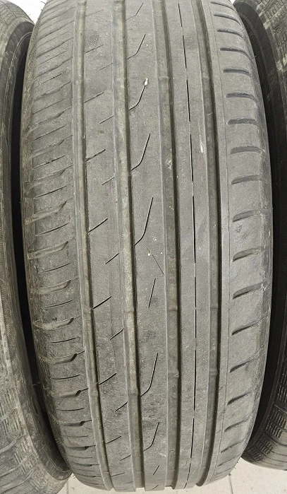 Гуми Летни 225/60R18, снимка 2 - Гуми и джанти - 50329688