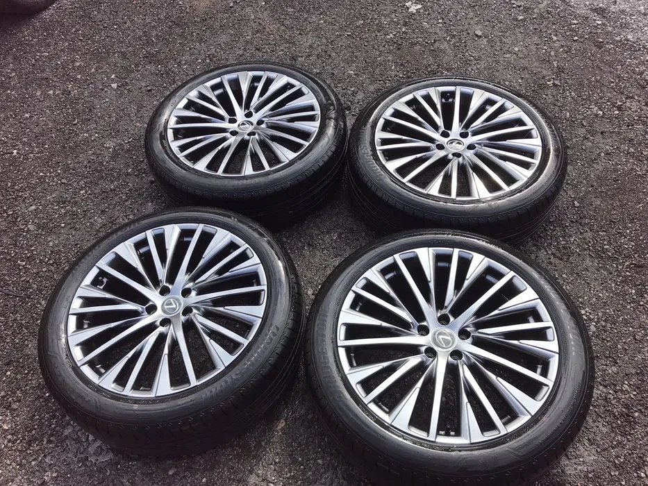 Гуми с джанти Bridgestone 235/50R21
