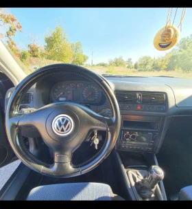 VW Golf VR5 | Mobile.bg    11