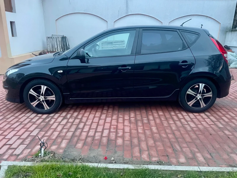 Hyundai I30 1.6 CRDI 16V, снимка 8 - Автомобили и джипове - 48418147