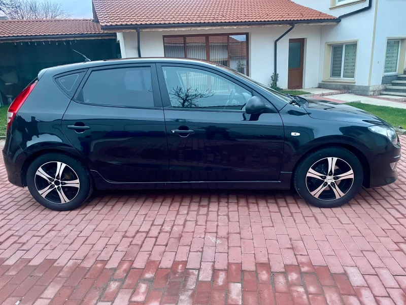 Hyundai I30 1.6 CRDI 16V, снимка 4 - Автомобили и джипове - 48418147