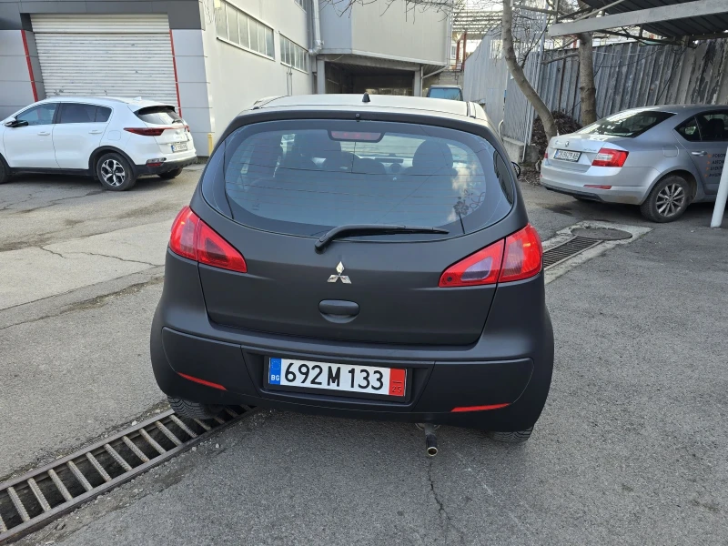 Mitsubishi Colt 1.1 / НАПЪЛНО ОБСЛУЖЕН, снимка 5 - Автомобили и джипове - 48969634