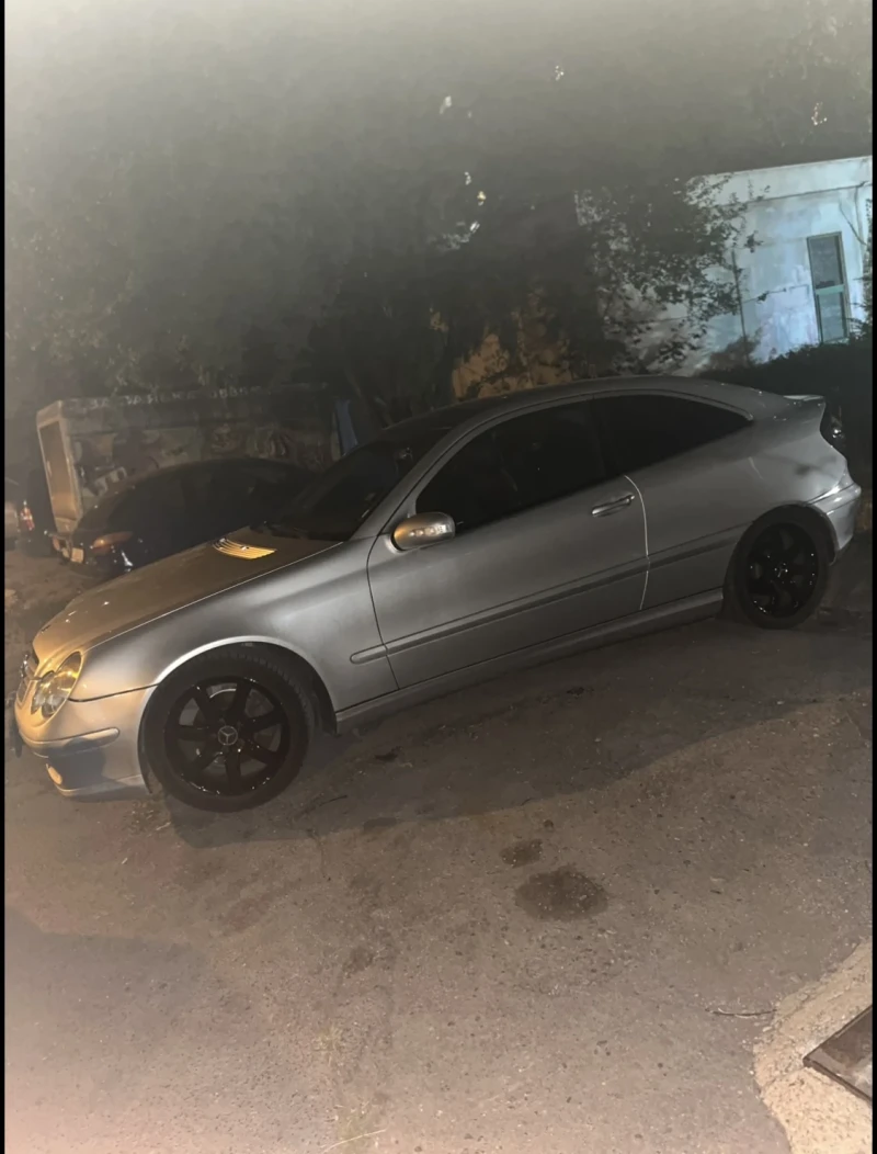 Mercedes-Benz C 220, снимка 2 - Автомобили и джипове - 49470540