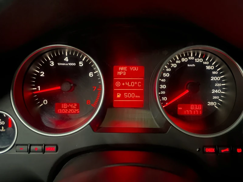 Audi A4 2.0 TFSI, снимка 7 - Автомобили и джипове - 50910254