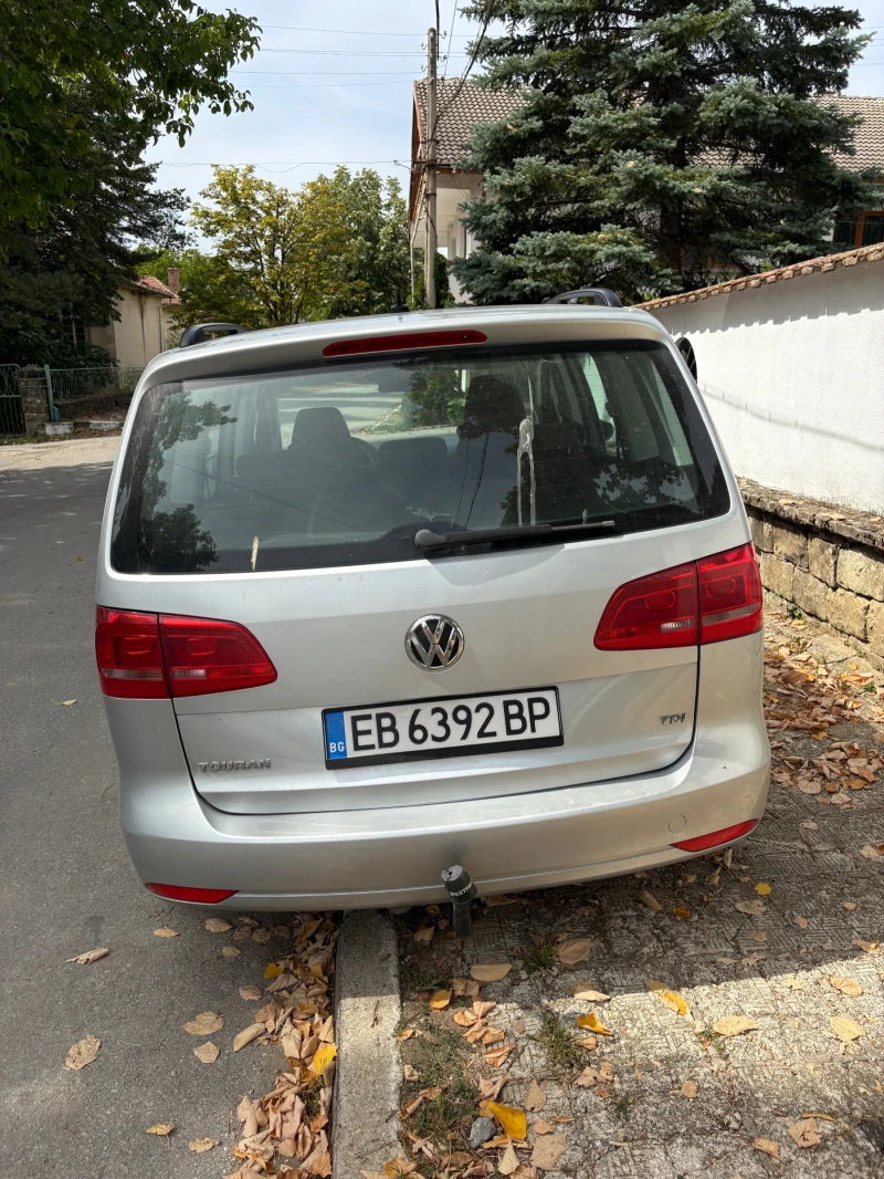 VW Touran  Цената е крайна! Без бартери!, снимка 3 - Автомобили и джипове - 52555356