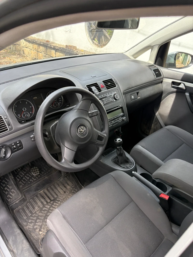 VW Touran  Цената е крайна! Без бартери!, снимка 6 - Автомобили и джипове - 52555356