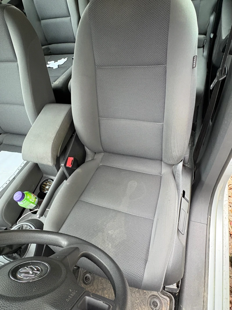 VW Touran  Цената е крайна! Без бартери!, снимка 11 - Автомобили и джипове - 52555356