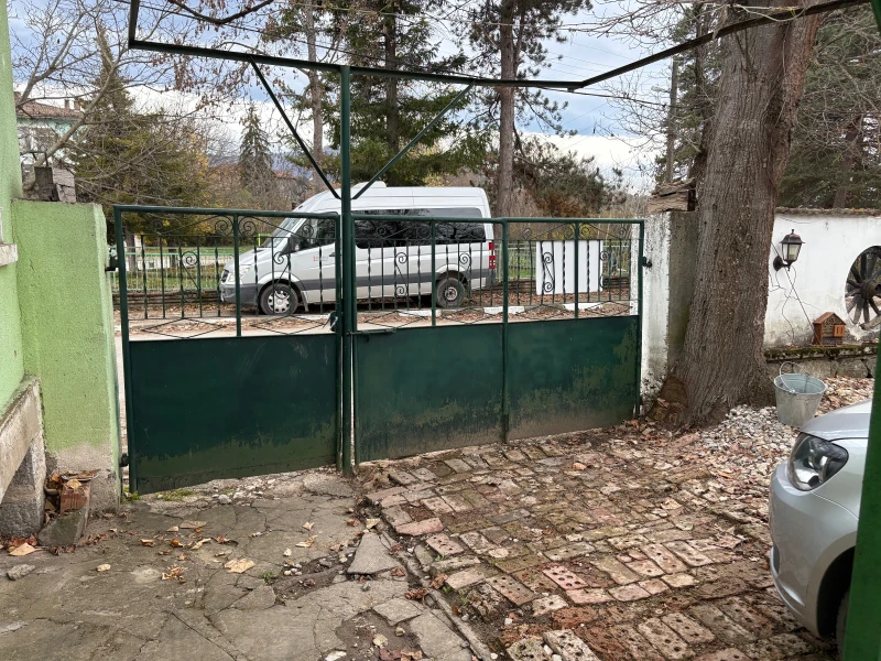 VW Touran  Цената е крайна! Без бартери!, снимка 12 - Автомобили и джипове - 52555356