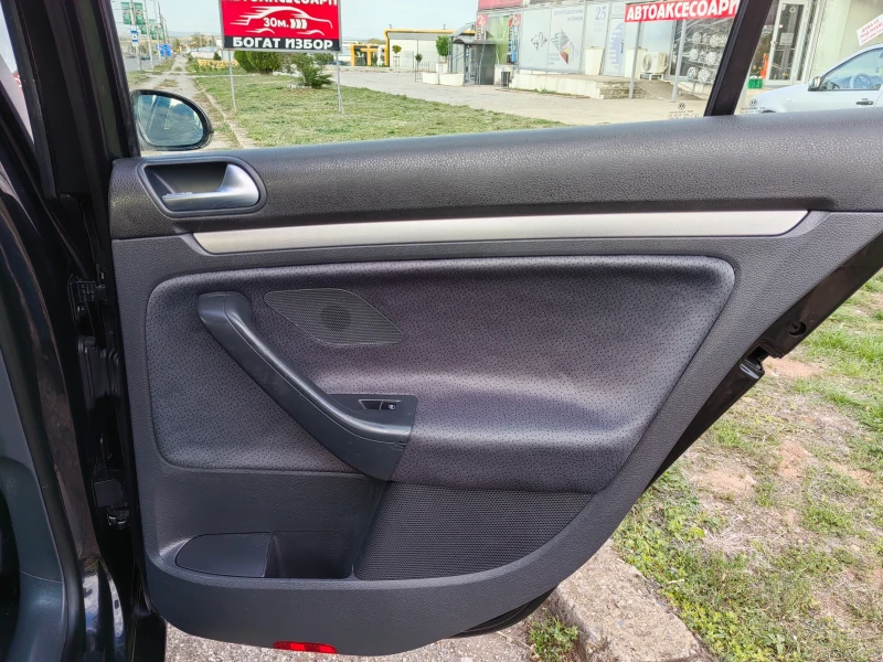VW Golf 1.9tdi 105ps Navi, снимка 14 - Автомобили и джипове - 52849229