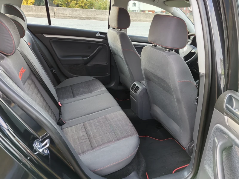 VW Golf 1.9tdi 105ps Navi, снимка 12 - Автомобили и джипове - 52849229