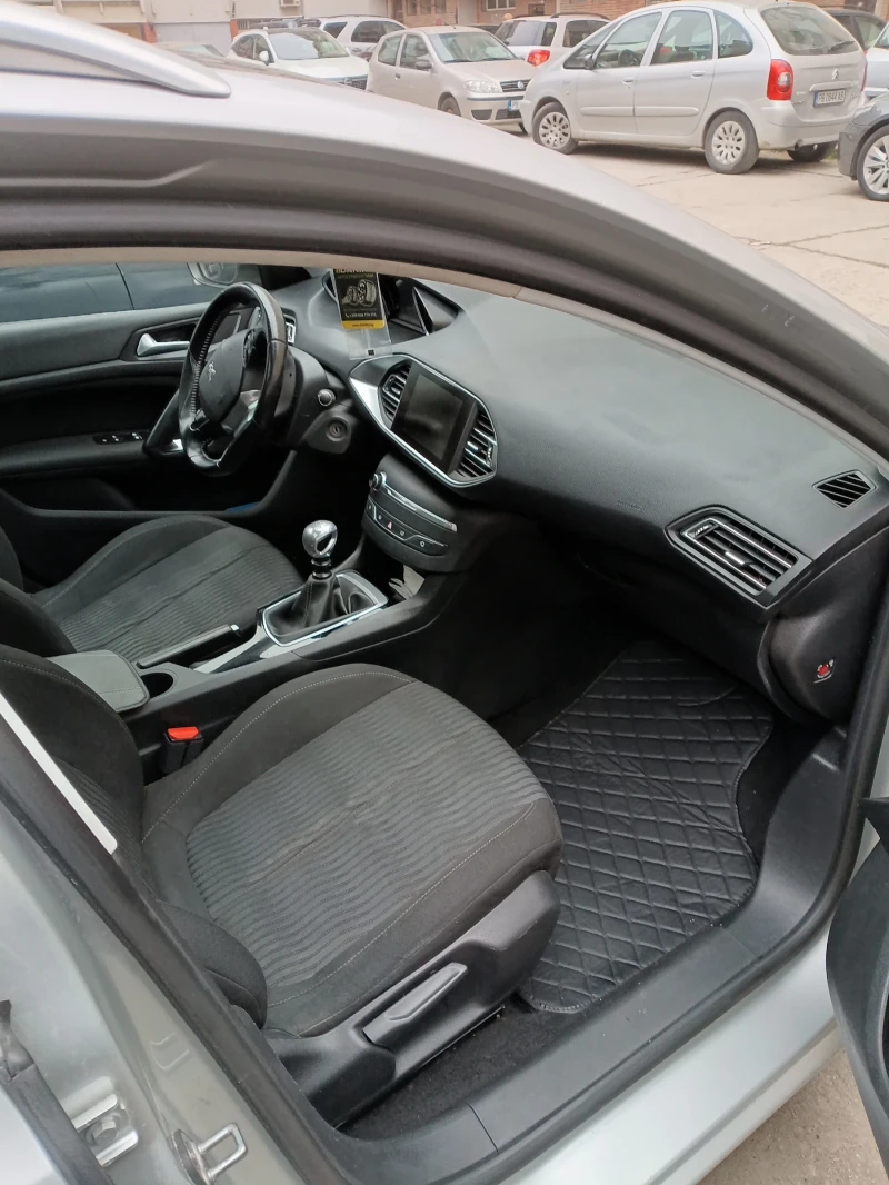 Peugeot 308 1.6 HDI, снимка 13 - Автомобили и джипове - 52456981