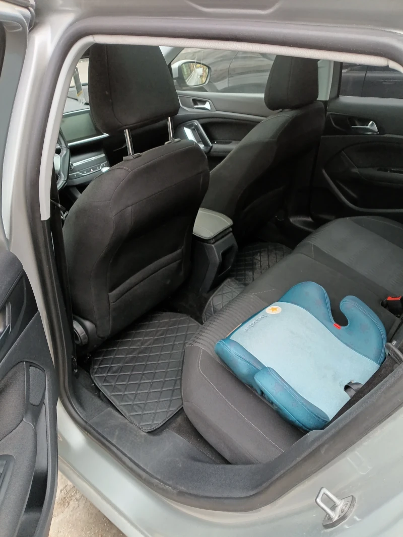 Peugeot 308 1.6 HDI, снимка 11 - Автомобили и джипове - 52456981