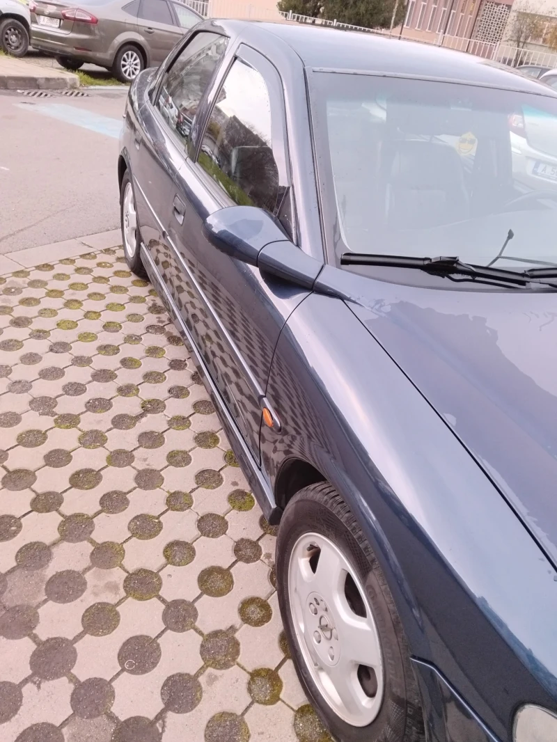 Opel Vectra 1.8 125, снимка 2 - Автомобили и джипове - 52693447