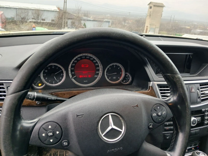 Mercedes-Benz E 220 CDI, снимка 6 - Автомобили и джипове - 53295152