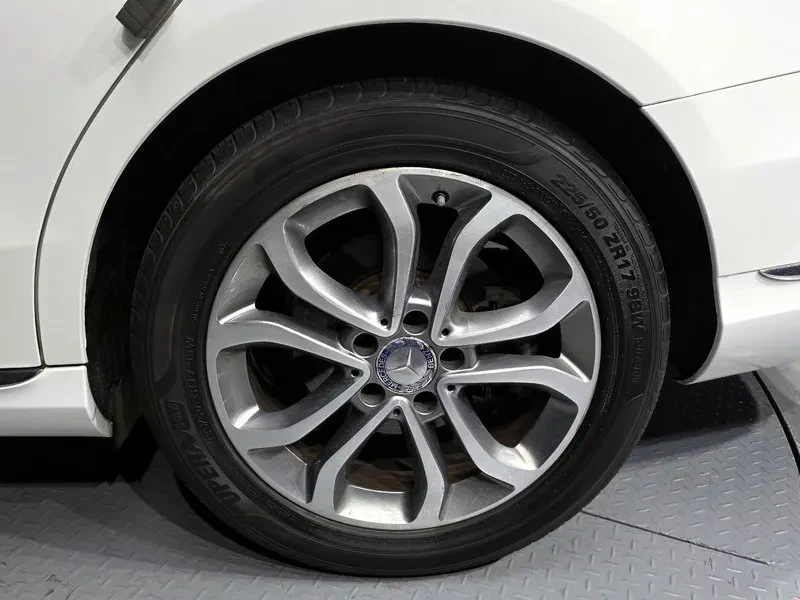 Mercedes-Benz C 220, снимка 5 - Автомобили и джипове - 54282279