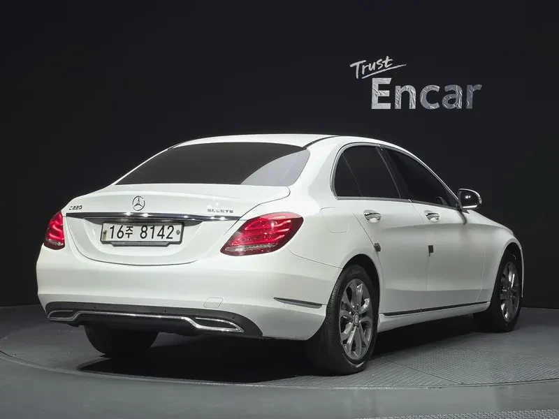 Mercedes-Benz C 220, снимка 2 - Автомобили и джипове - 54282279