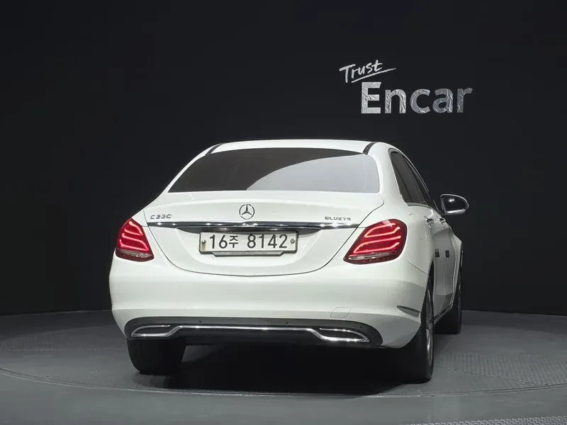 Mercedes-Benz C 220, снимка 4 - Автомобили и джипове - 54282279