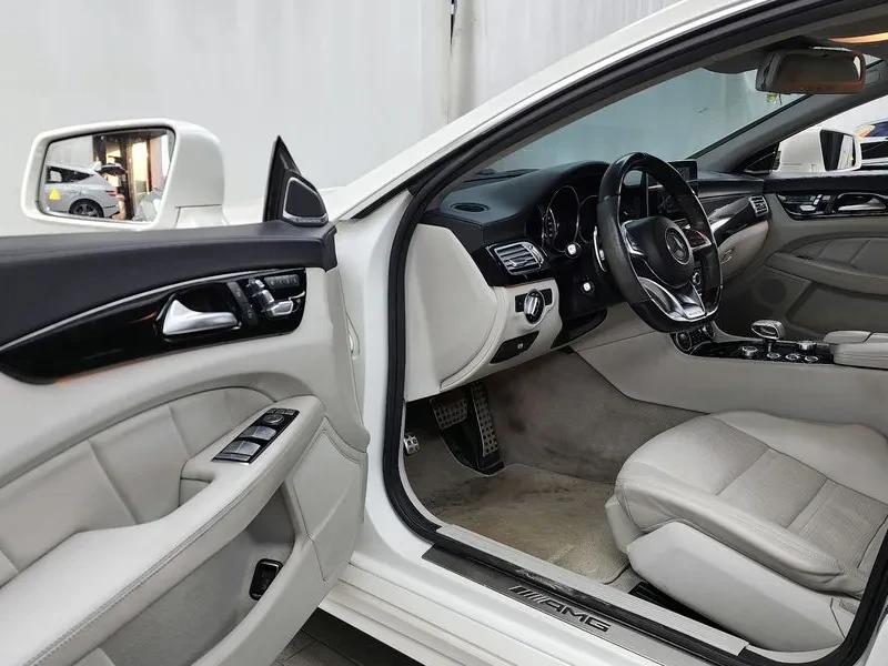 Mercedes-Benz CLS 63 AMG 4MATIC, снимка 9 - Автомобили и джипове - 54884958