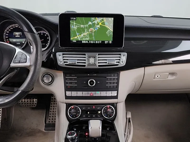 Mercedes-Benz CLS 63 AMG 4MATIC, снимка 13 - Автомобили и джипове - 54884958
