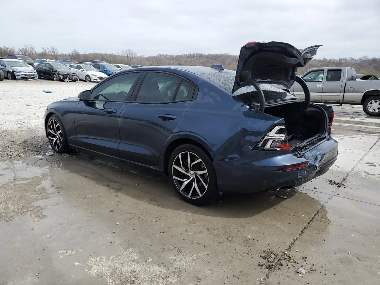 Volvo S60 T5 FWD Momentum - изображение 2