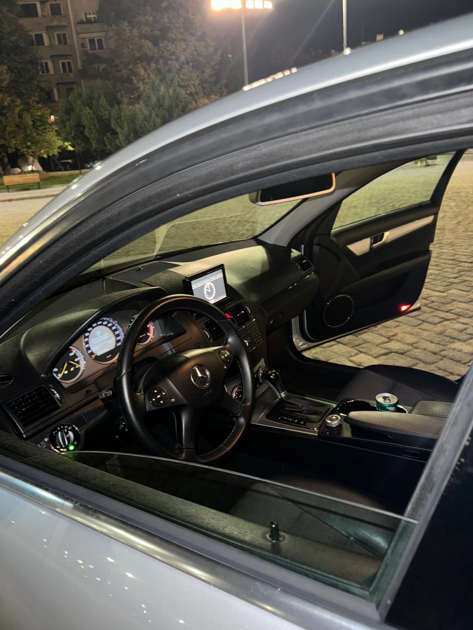 Mercedes-Benz C 320  - изображение 4
