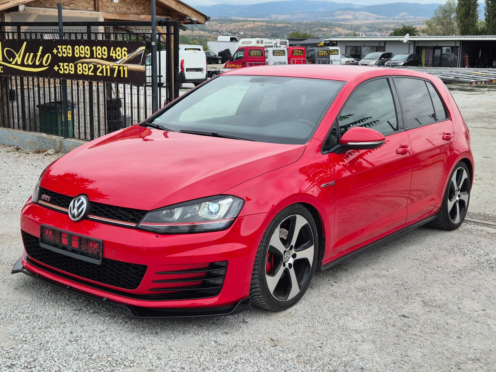 VW Golf 2.0T 211+ + GTI AKRAPOVICH | Mobile.bg   1