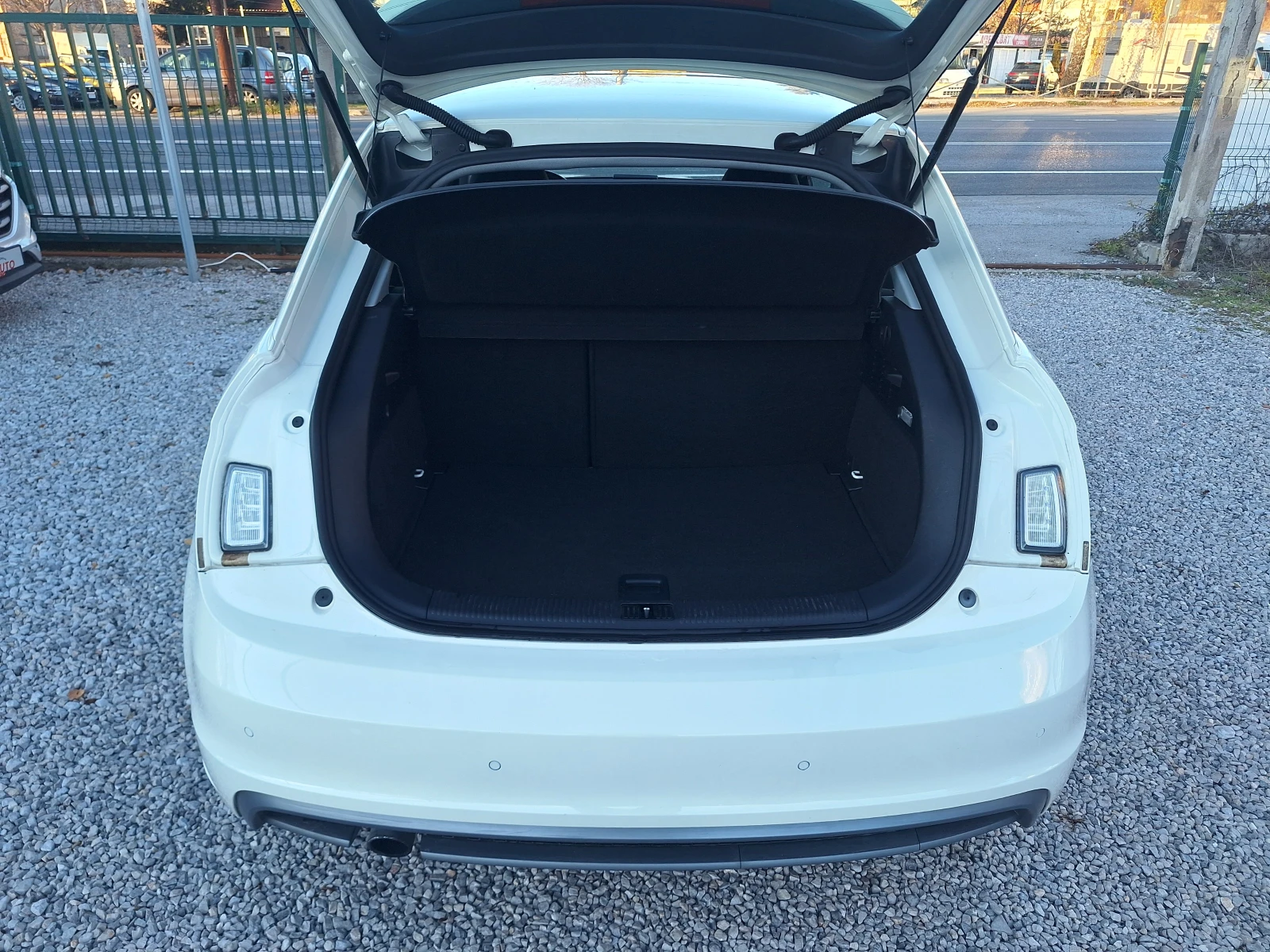 Audi A1 1.6tdi 105ks S-line! | Mobile.bg � ����������� 9