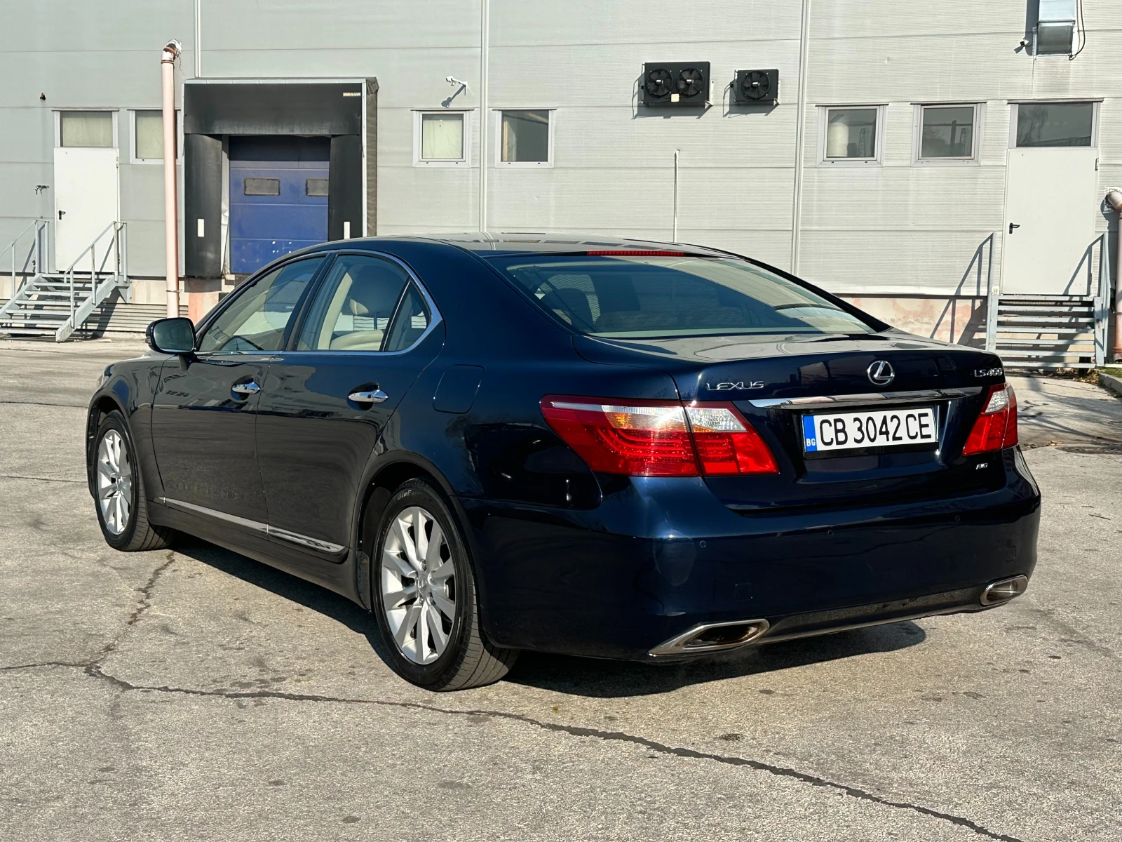 Lexus LS 460 4.6i 367 к.с.  - изображение 3