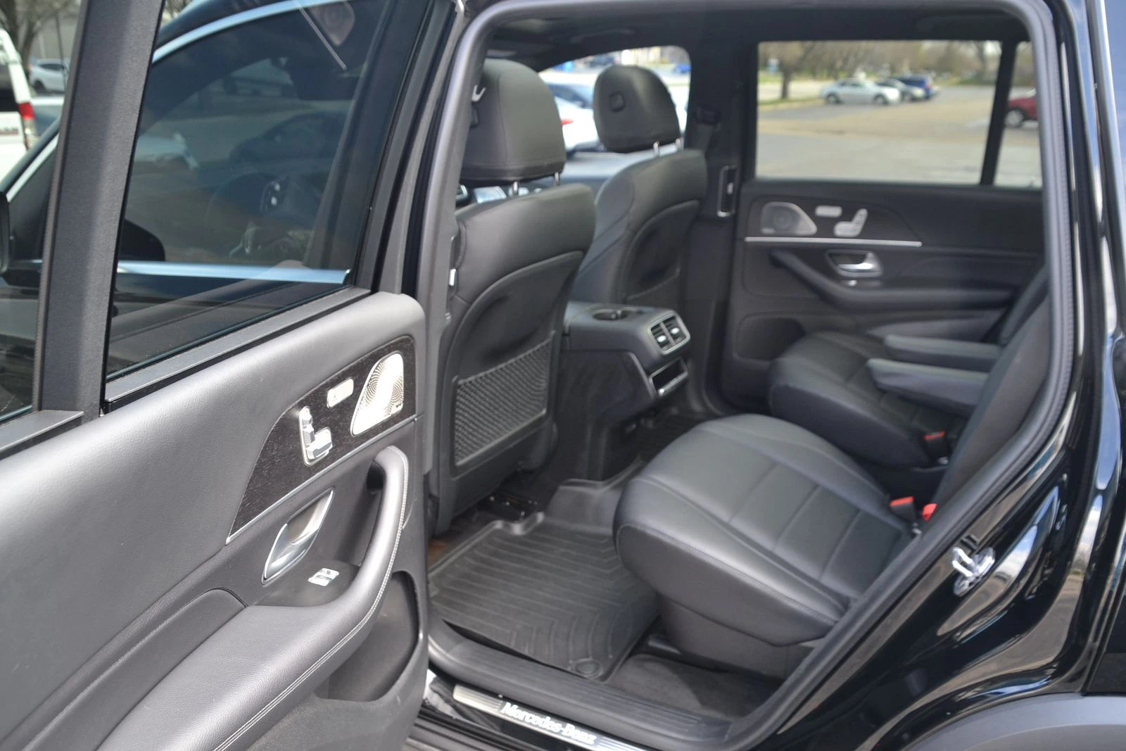 Mercedes-Benz GLS 450 2021| ВАКУМ| DISTRONIK| BURMASTER| PANO| AMBIENT| , снимка 14 - Автомобили и джипове - 53818608