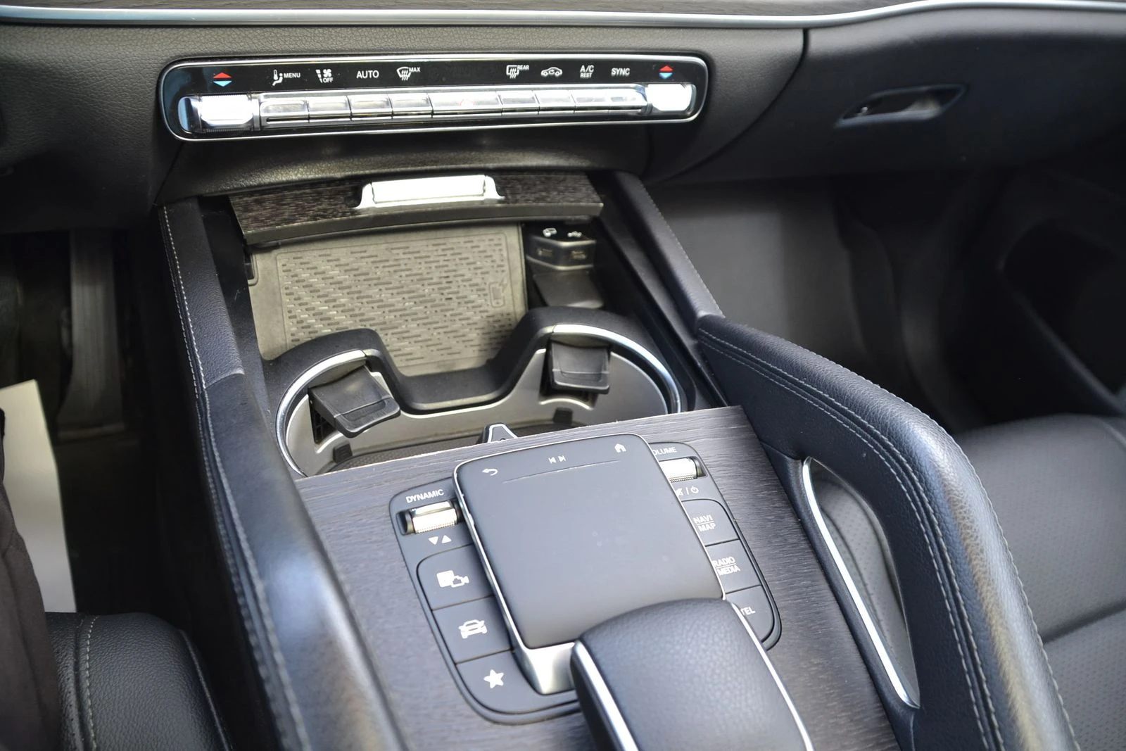 Mercedes-Benz GLS 450 2021| ВАКУМ| DISTRONIK| BURMASTER| PANO| AMBIENT| , снимка 9 - Автомобили и джипове - 53818608