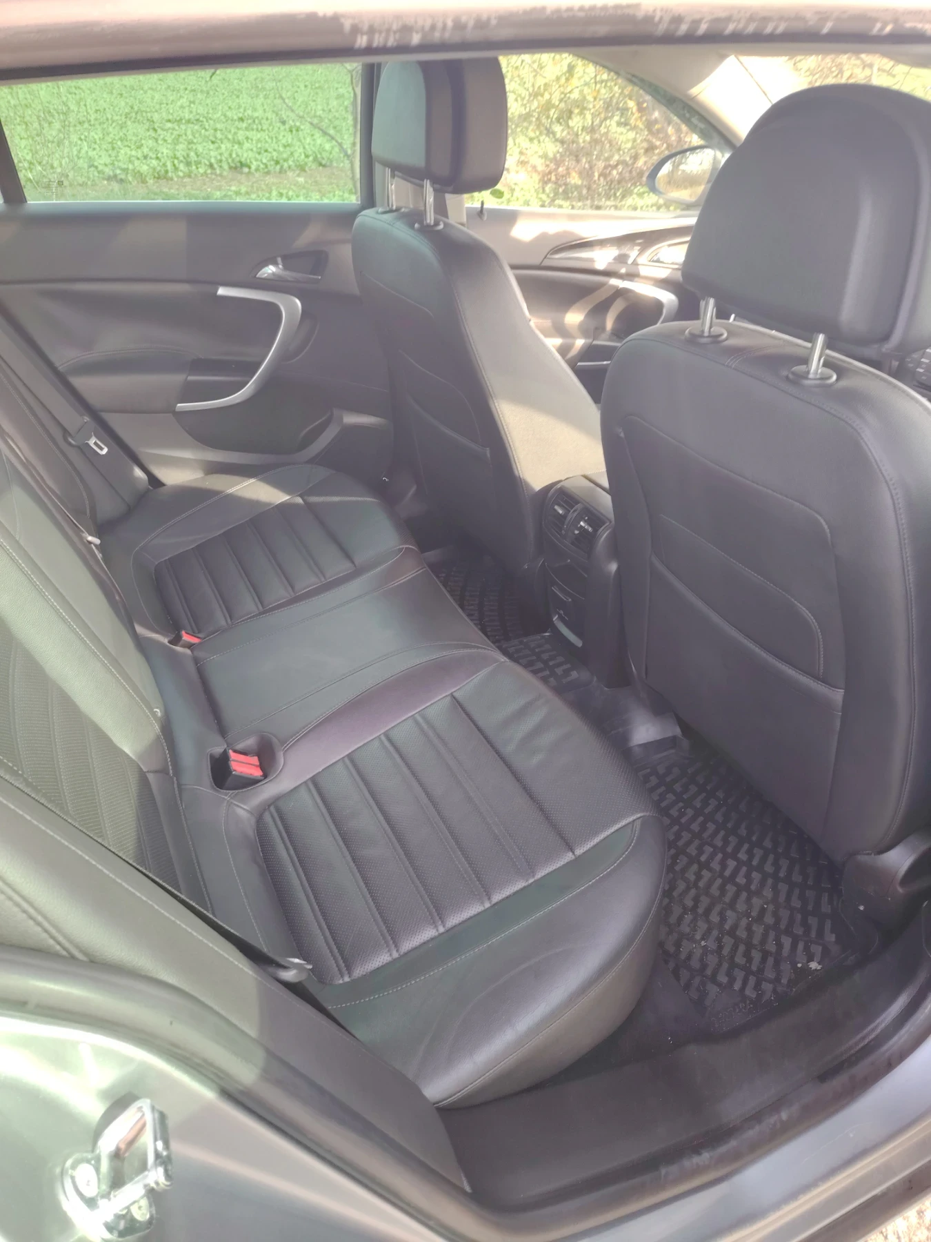 Opel Insignia, снимка 10 - Автомобили и джипове - 53876094