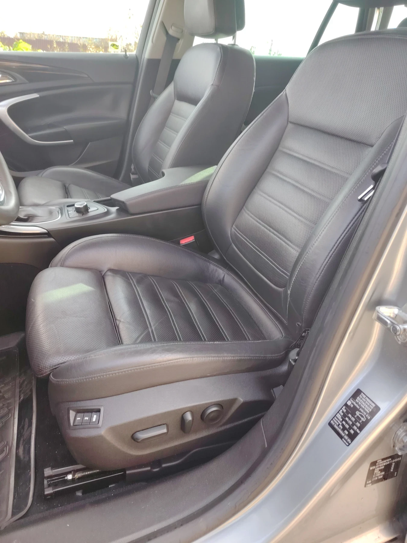 Opel Insignia, снимка 8 - Автомобили и джипове - 53876094