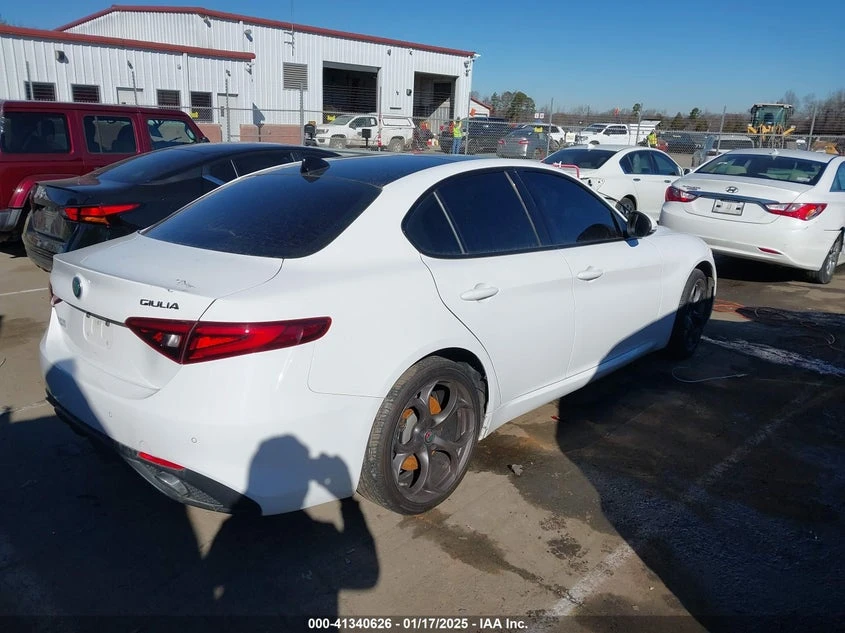 Alfa Romeo Giulia 2l Ti Awd, снимка 4 - Автомобили и джипове - 54384858