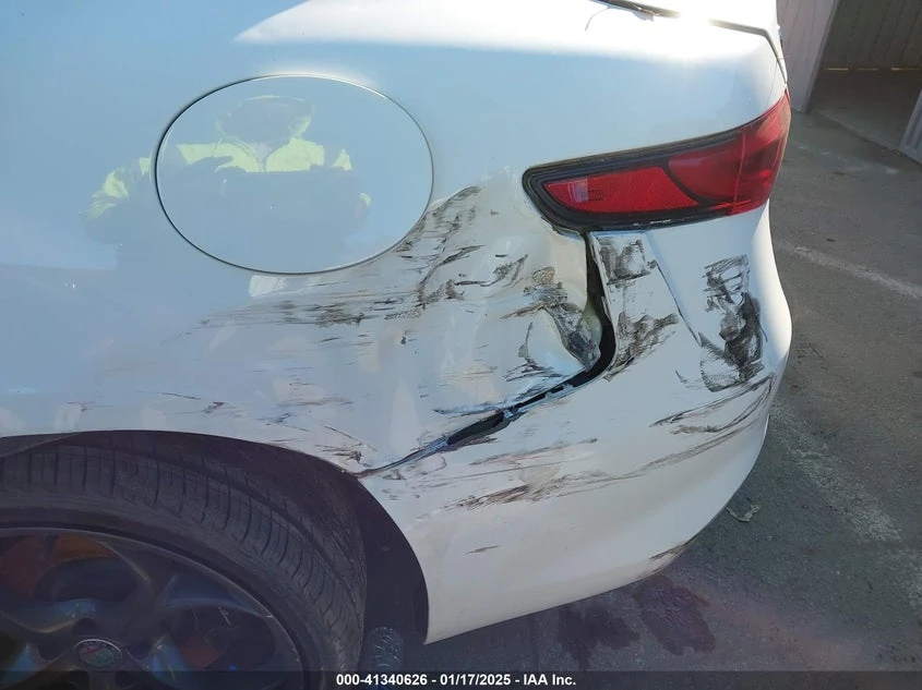 Alfa Romeo Giulia 2l Ti Awd, снимка 6 - Автомобили и джипове - 54384858